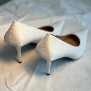 White pointed toe 3 in.square high heel shoes